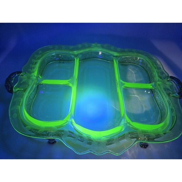 Cambridge Etched Green Uranium Glass 5-part Relish Serving Dish W/Ornate Stand - Picture 10 of 16